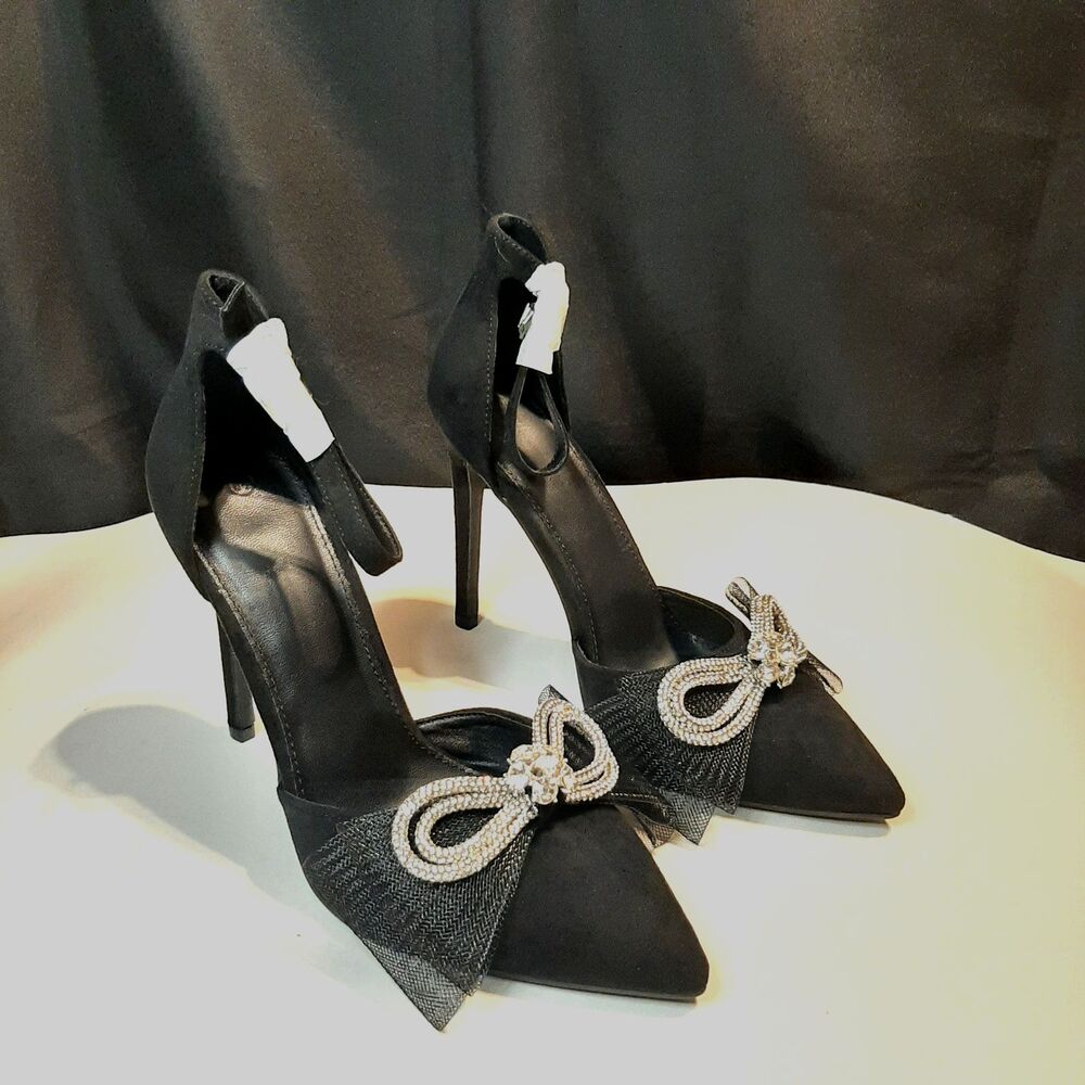 Chic Black Heels with Bow Detail - Picture 6 of 7